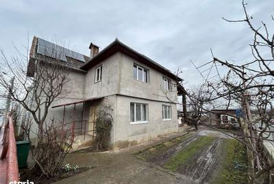 Casă cu 4 camere cu Teren 700 Mp în Mihai Viteazu - 1