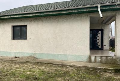 Casă cu 5 camere cu Teren 1000 Mp în Berteștii de Jos - 4