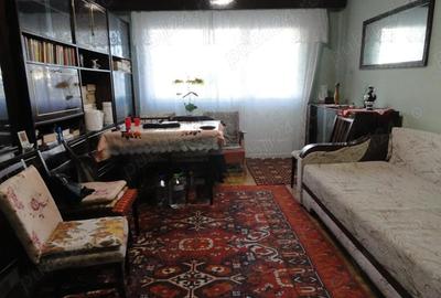 Apartament cu 3 camere decomandat în Central - 1