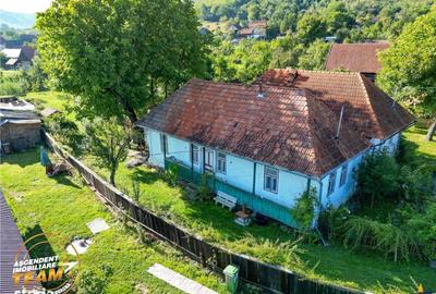 Casă cu 2 camere cu Teren 2989 Mp în Zagon - 9