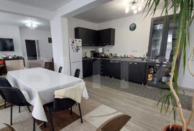 Casa/Spatiu Comercial, 620 mp, pe 3 nivele: demisol, parter, - 3