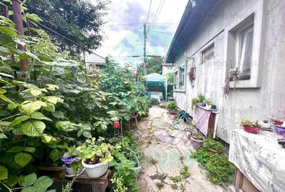 Casa singura la curte  - 7 minute de metrou - 7