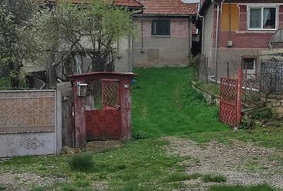 Casă cu 2 camere cu Teren 960 Mp în Ardeova