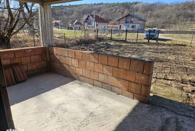 Casă cu 2 camere cu Teren 2100 Mp în Românași - 6