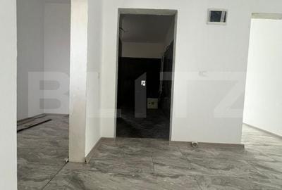 Casă cu 4 camere cu Teren 370 Mp în Malu Mare - 10
