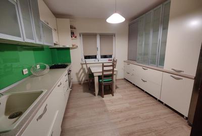 Apartament cu 3 camere decomandat în Sebastian - 3