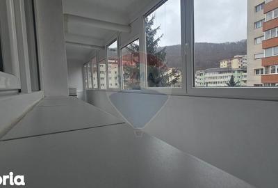 Apartament cu 3 camere decomandat, mobilat în Valea Cetății - 9