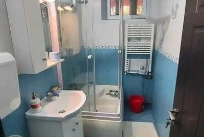 Garsonieră decomandată în Titan