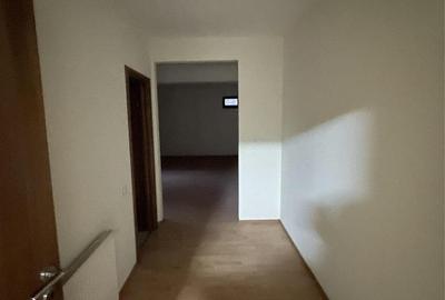 Piata Iancului,imobil S+P+2+M, suprafata 1000mp, 18 camere,parcare - 7