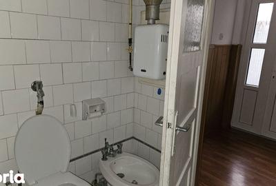 Casă cu 3 camere cu Teren 130 Mp în Central - 2