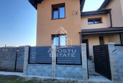Triplex nou cu 5 camere,Giroc,ideal firme/birouri