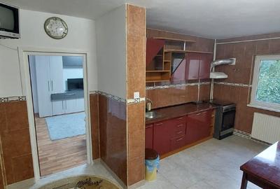 Apartament cu 3 camere decomandat, mobilat în Răcădău - 6
