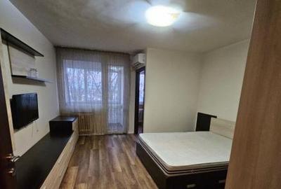 Garsonieră în Apărătorii Patriei