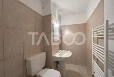 Garsoniere decomandata Zona Vasile Aron in bloc izolat termic - 1