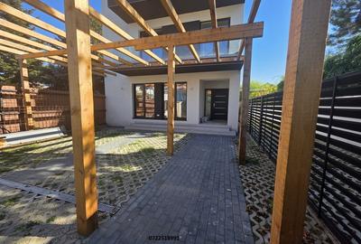 Casă cu 5 camere cu Teren 200 Mp în Pajura - 1