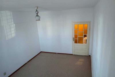 Garsonieră decomandată în Central - 2