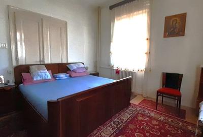 Casă individuală cu 8 camere cu Canalizare în Tipografilor - 2