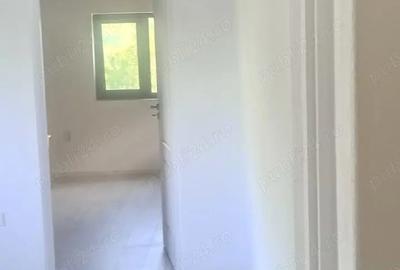 Casă cu 2 camere cu Teren 8000 Mp în Barbura - 1