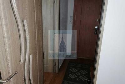 Garsonieră decomandată, mobilată în Astra