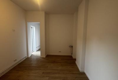 Casa bifamiliala- 2 apartamente in vila 1 Mai- PROASPĂT RENOVAT - 11