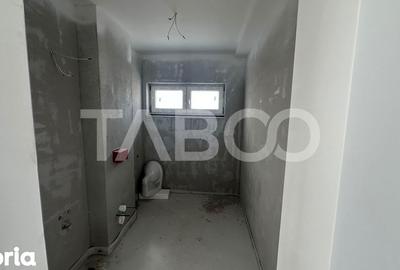 Apartament cu 3 camere decomandat în Cristian - 14