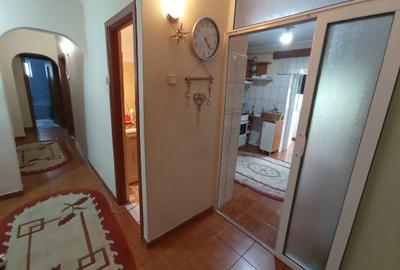 Apartament 3 camere DECOMANDAT, Nicolina-Prima Statie, ETAJ 3 - 8