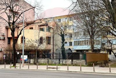 Casă cu 5 camere cu Garaj în Republica - 1