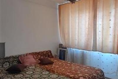 Vanzare apartament 3 camere zona Malu Rosu - 1