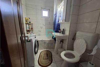 Apartament cu 3 camere decomandat în Dârste - 12