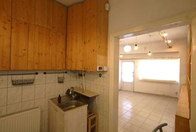 Spațiu comercial, de 28 mp, în Cetatea - 6