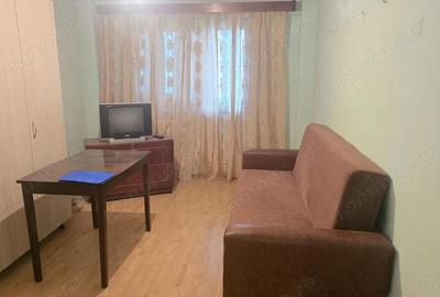 Apartament cu 2 camere decomandat în Micro 15 - 15