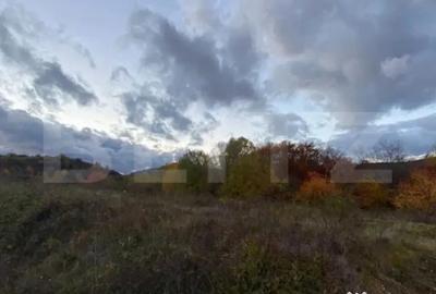 Teren de 3200 mp, în Central