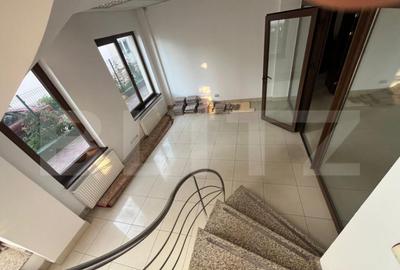 ???? Cladire multifunc?ionala, de inchiriat, 600 mp, zona - 14