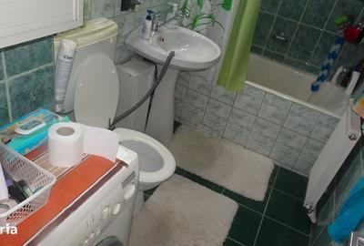 Apartament cu 3 camere decomandat în Scărișoara - 2