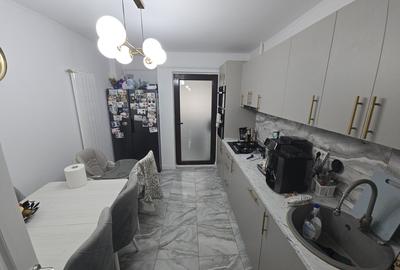 Apartament cu 3 camere decomandat în Exterior Vest - 7
