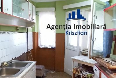 Apartament cu 3 camere de vanzare - Zona Micro 16 - 5