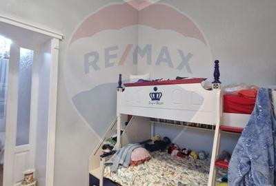 Apartament spatios la curte 2 dormitoare Salonta str. Republicii - 12