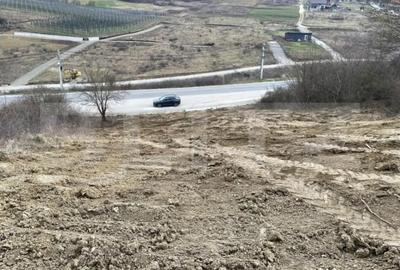 Teren de 1525 mp, în Central - 10