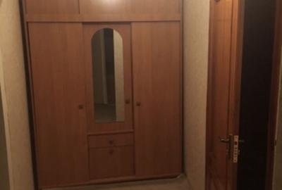 Garsonieră în Titan