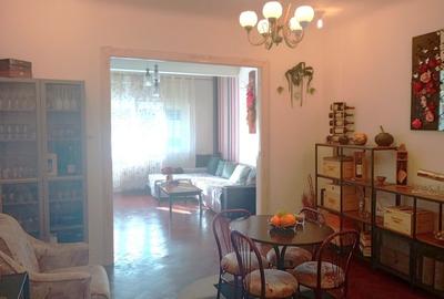 Apartament cu 3 camere decomandat în Victoriei - 4