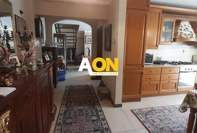 Apartament 3 camere cu scara interioara zona ultracentrala - 2