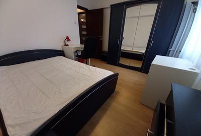 Apartament cu 3 camere semidecomandat în Tineretului - 1