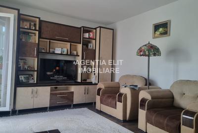 Apartament cu 3 camere decomandat, mobilat în Central - 1