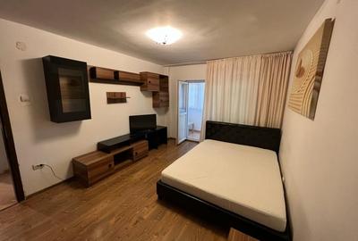 Garsonieră decomandată, mobilată în Tineretului