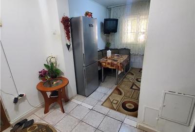 Vanzare Apartament 4 camere Semidecomandat Mariuca Vanzare Apartament 4 camere Semidecomandat Mariuca - 1