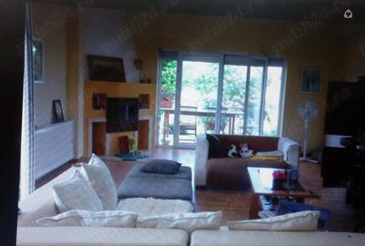 Casă cu 6 camere cu Teren 1050 Mp în Central - 1