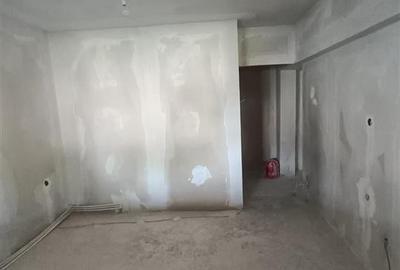 Apartament cu 2 camere decomandat în Plantelor - 3