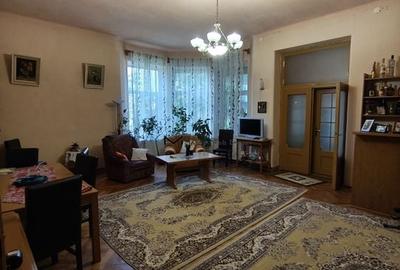 De vânzare: Două apartamente într-un imobil - Parter + Mansardă + Pod - 6