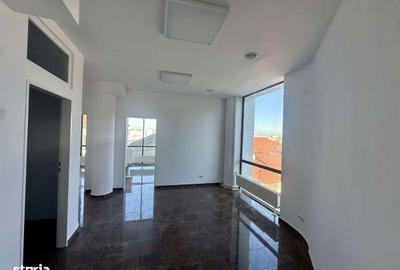 Spațiu comercial, de 1,080 mp, în Central - 12