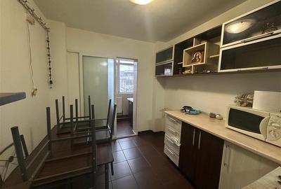 Apartament cu 2 camere decomandat, mobilat în Baza 3 - 6